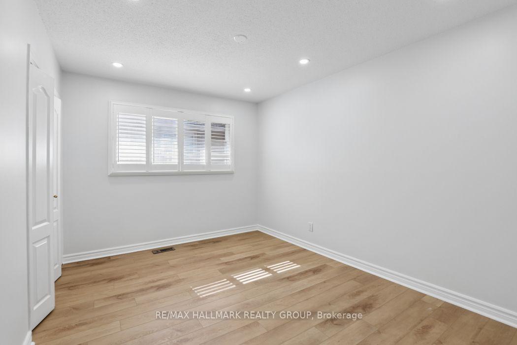 Photo 20 of 211 Harcourt Avenue, Ottawa, Woodroffe — HOMEH