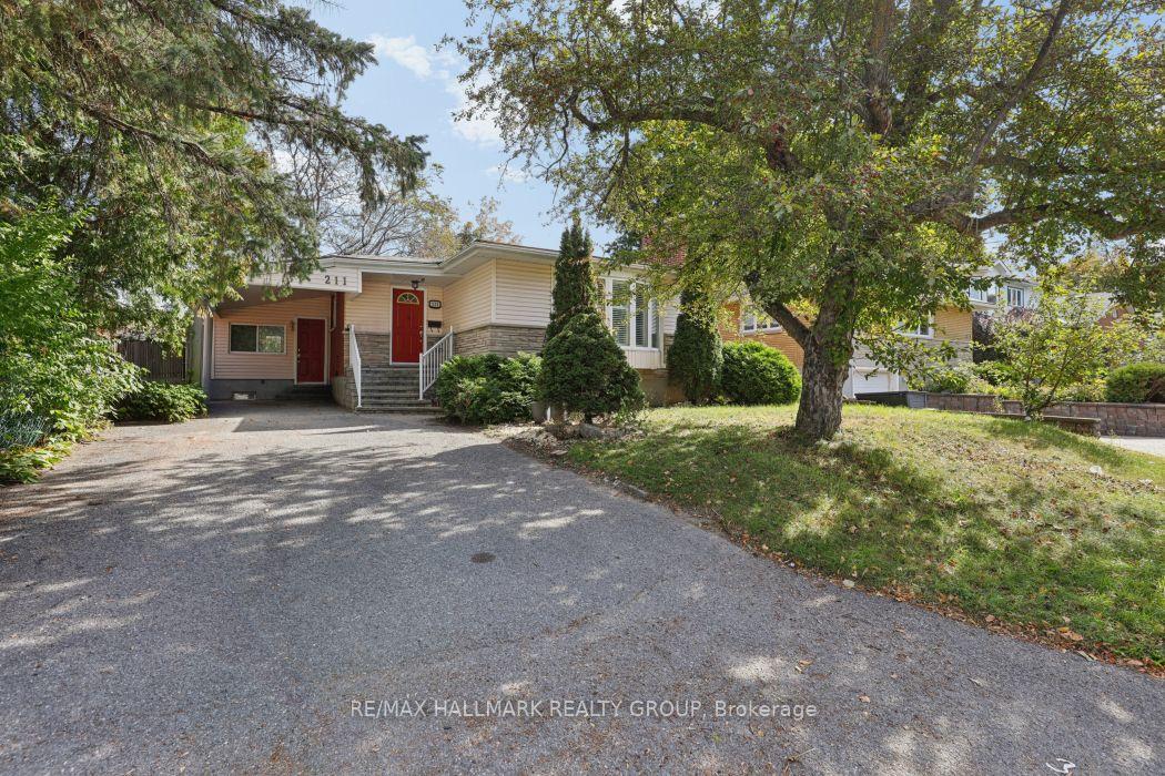 Photo 2 of 211 Harcourt Avenue, Ottawa, Woodroffe — HOMEH