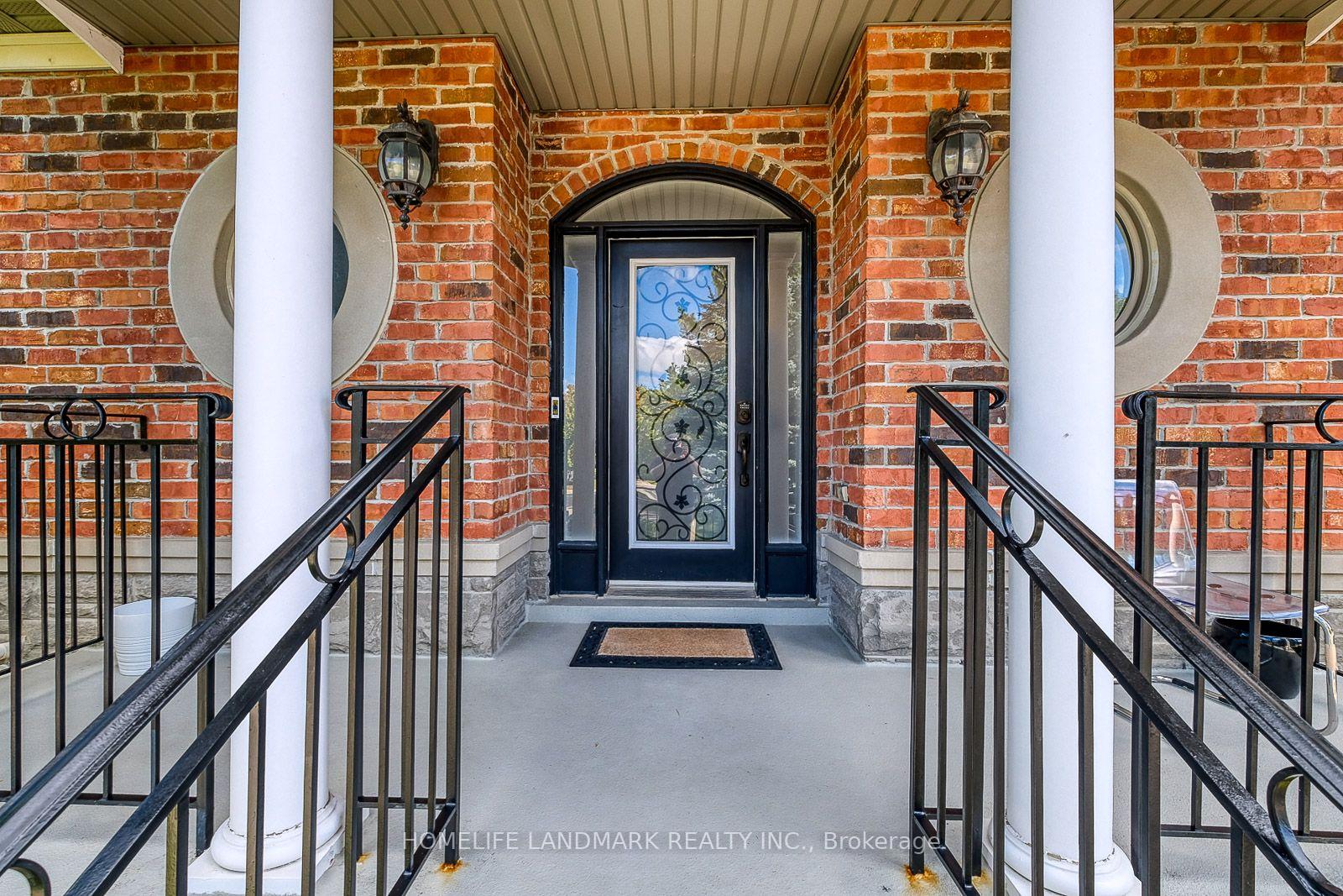 Photo 2 of 153 Britton Trail, Aurora, Aurora Estates — HOMEH