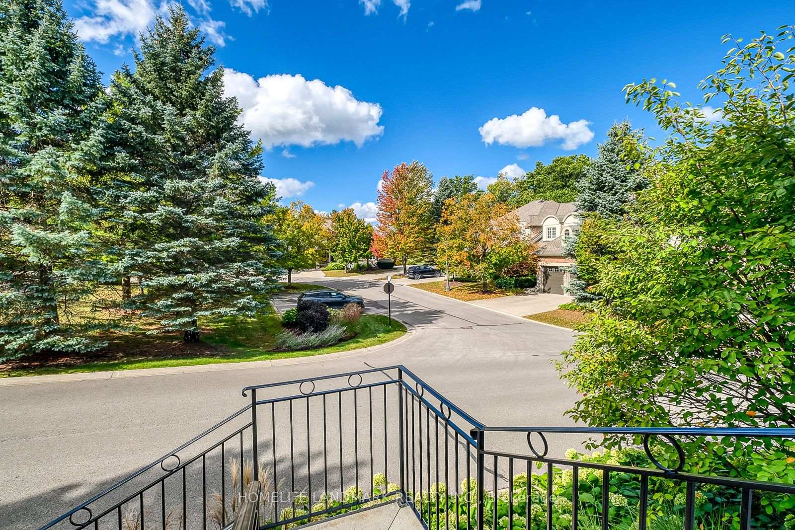 Photo 3 of 153 Britton Trail, Aurora, Aurora Estates — HOMEH