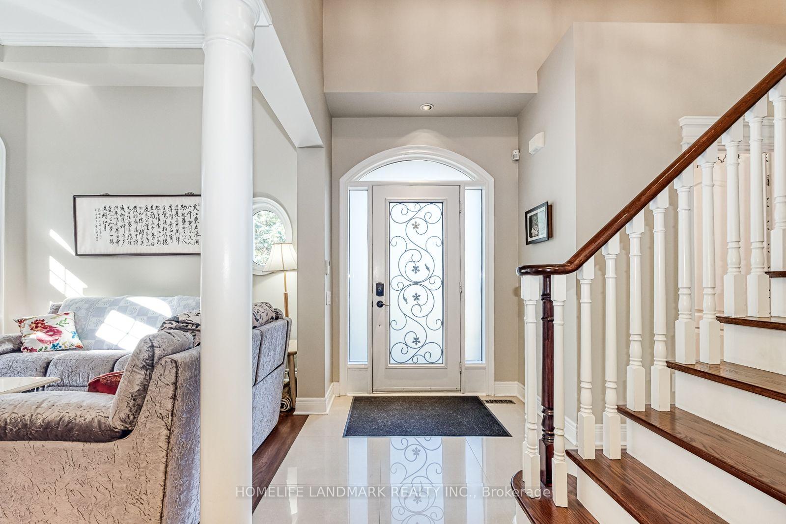 Photo 4 of 153 Britton Trail, Aurora, Aurora Estates — HOMEH