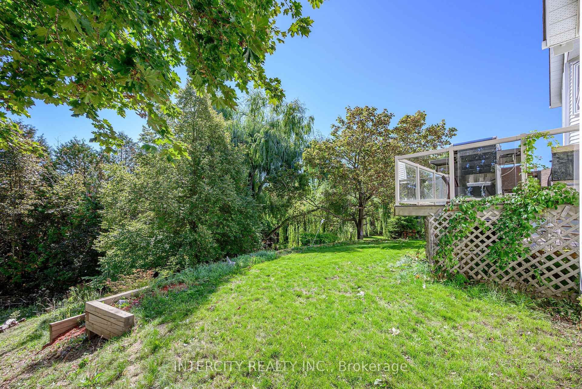 Photo 5 of 48 Champlain Boulevard, Kawartha Lakes, Lindsay — HOMEH