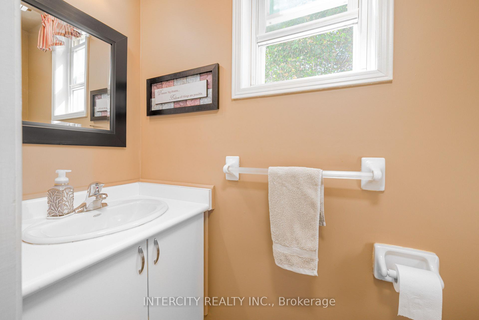 Photo 31 of 48 Champlain Boulevard, Kawartha Lakes, Lindsay — HOMEH
