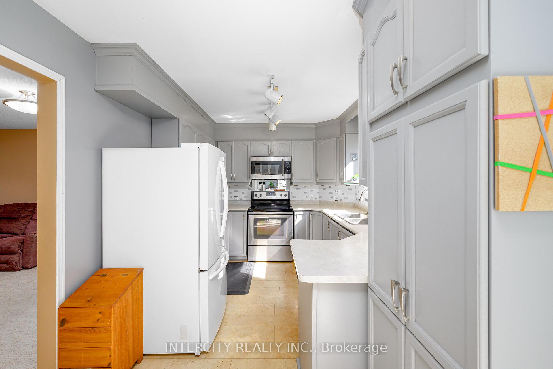 Photo 63 of 48 Champlain Boulevard, Kawartha Lakes, Lindsay — HOMEH