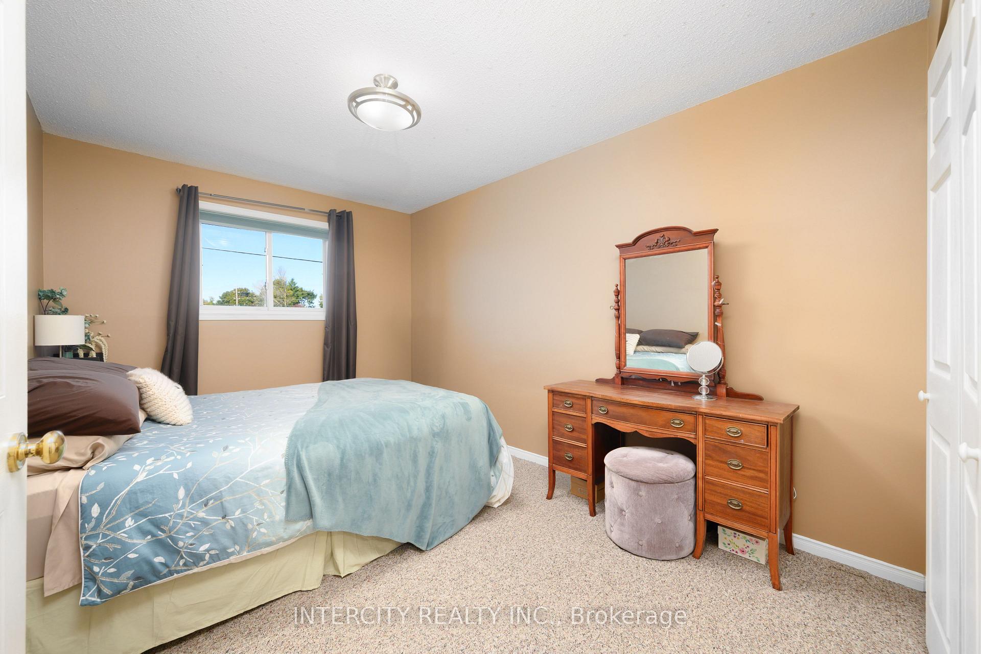 Photo 64 of 48 Champlain Boulevard, Kawartha Lakes, Lindsay — HOMEH