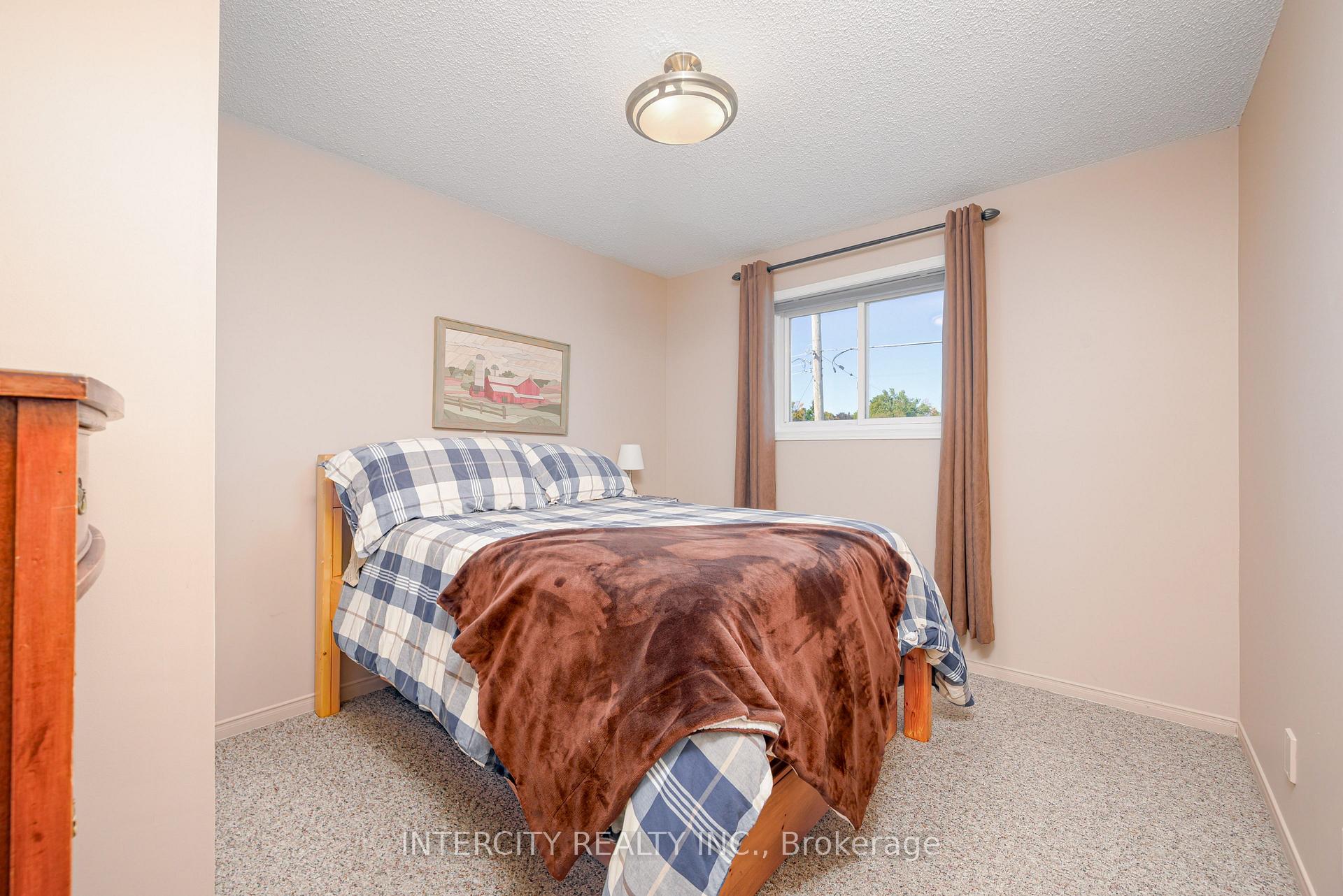 Photo 68 of 48 Champlain Boulevard, Kawartha Lakes, Lindsay — HOMEH