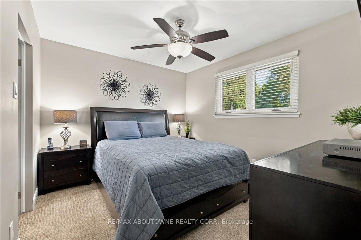 Photo 17 of 2408 Hereford Crescent, Burlington, Mountainside — HOMEH
