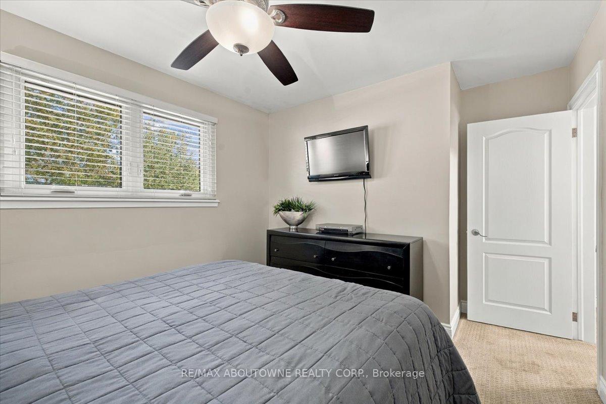 Photo 19 of 2408 Hereford Crescent, Burlington, Mountainside — HOMEH