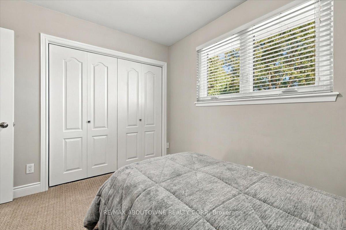 Photo 22 of 2408 Hereford Crescent, Burlington, Mountainside — HOMEH