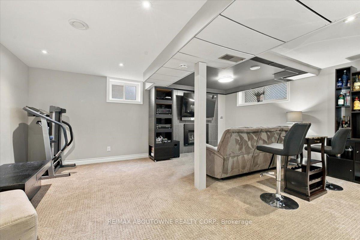 Photo 26 of 2408 Hereford Crescent, Burlington, Mountainside — HOMEH