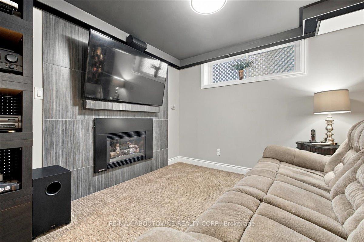 Photo 28 of 2408 Hereford Crescent, Burlington, Mountainside — HOMEH