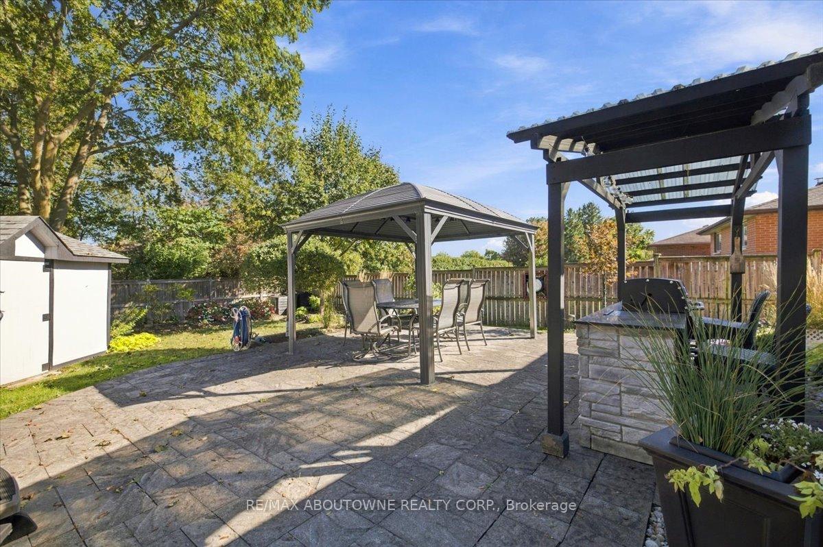 Photo 36 of 2408 Hereford Crescent, Burlington, Mountainside — HOMEH