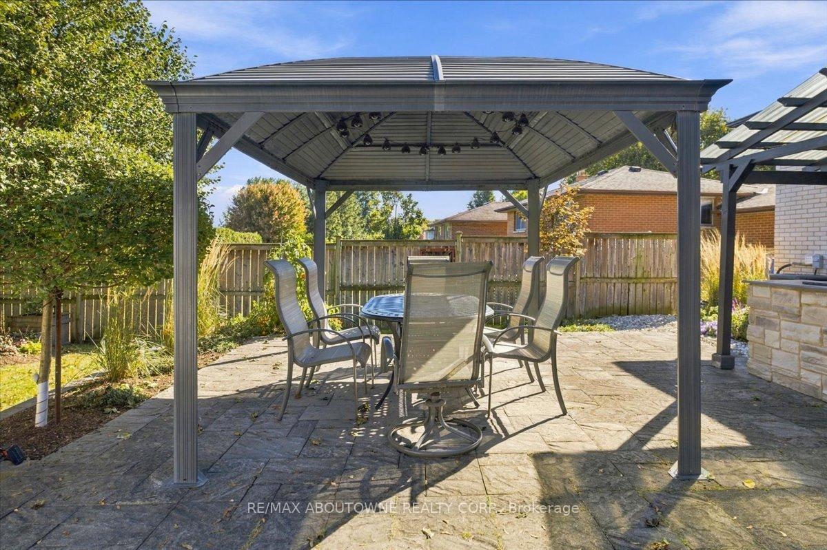 Photo 37 of 2408 Hereford Crescent, Burlington, Mountainside — HOMEH