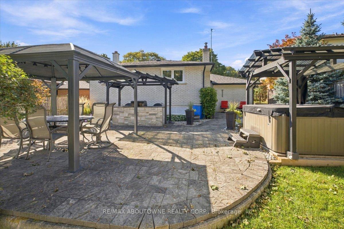 Photo 38 of 2408 Hereford Crescent, Burlington, Mountainside — HOMEH