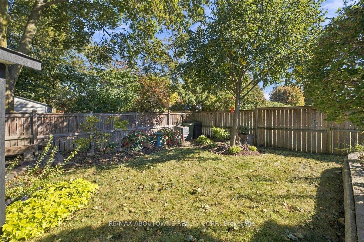 Photo 39 of 2408 Hereford Crescent, Burlington, Mountainside — HOMEH
