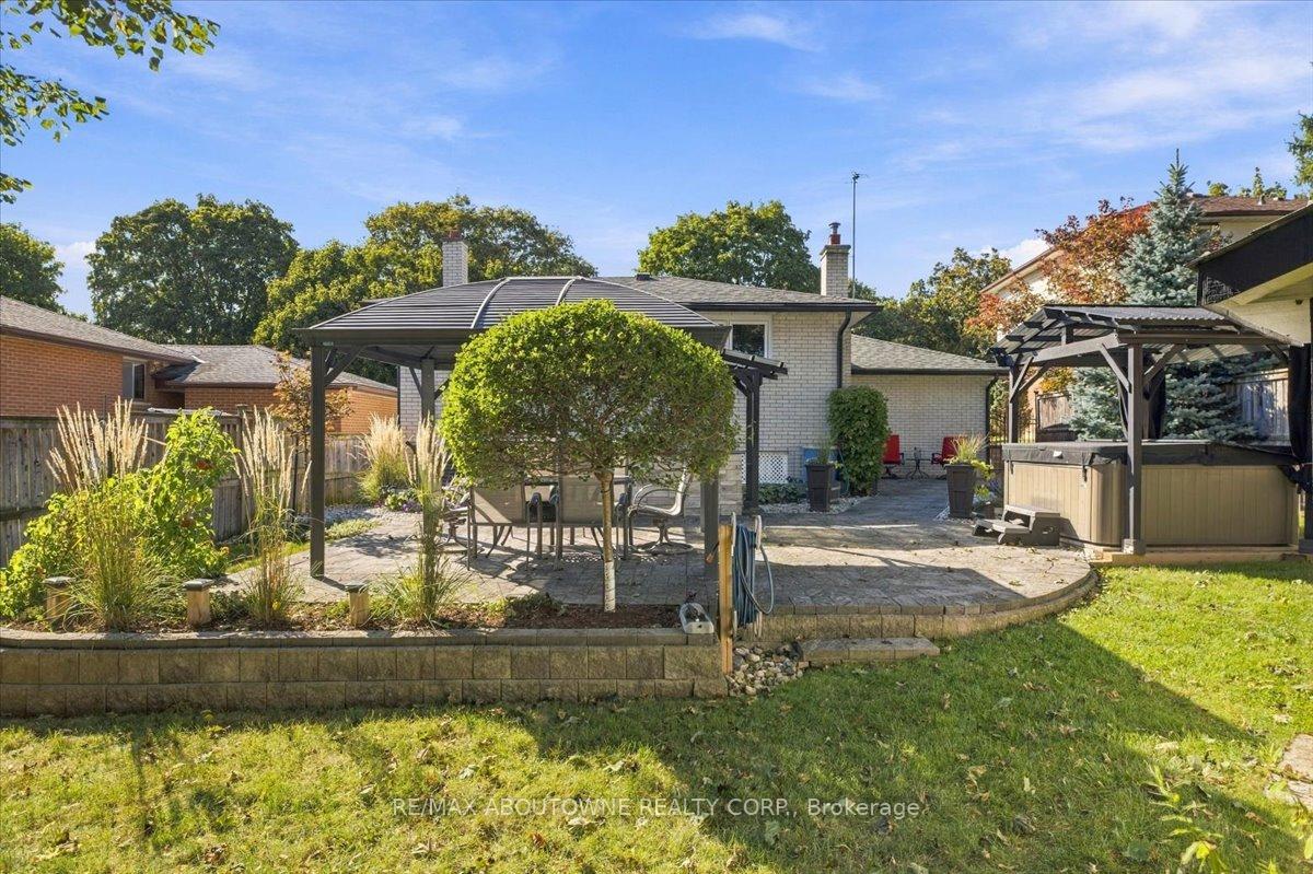 Photo 41 of 2408 Hereford Crescent, Burlington, Mountainside — HOMEH