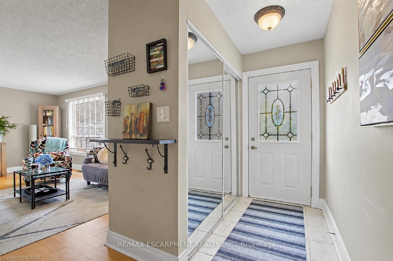 Photo 3 of Unit 4, 661 Francis Road, Burlington, LaSalle — HOMEH