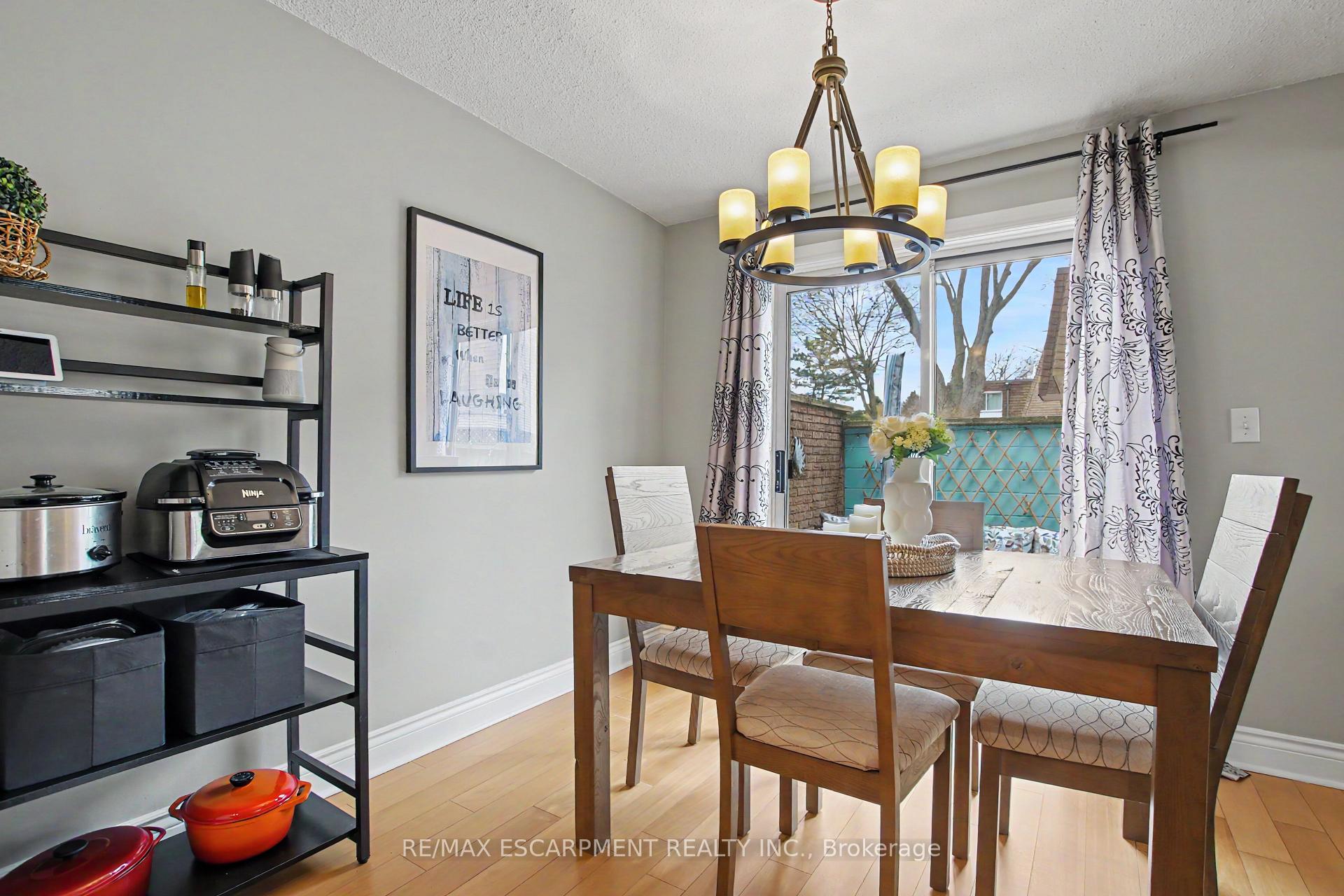 Photo 11 of Unit 4, 661 Francis Road, Burlington, LaSalle — HOMEH