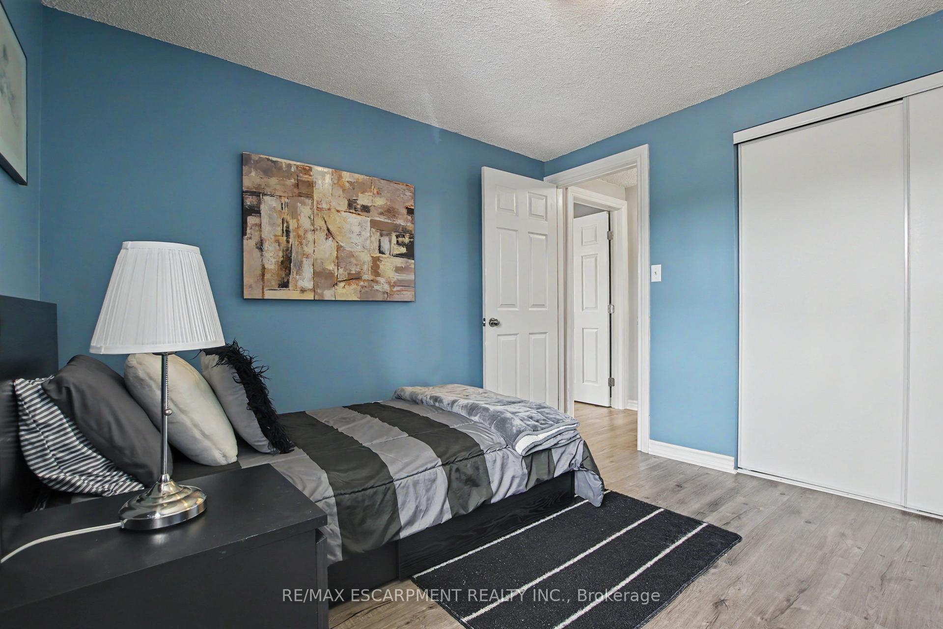 Photo 19 of Unit 4, 661 Francis Road, Burlington, LaSalle — HOMEH