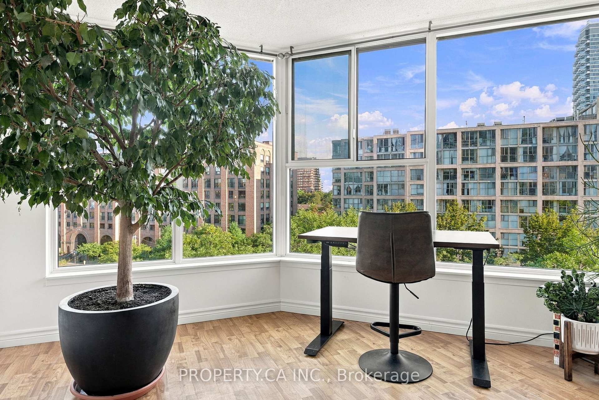 Photo 5 of Unit 625, 222 The Esplanade Avenue, Toronto, Waterfront Communities — HOMEH