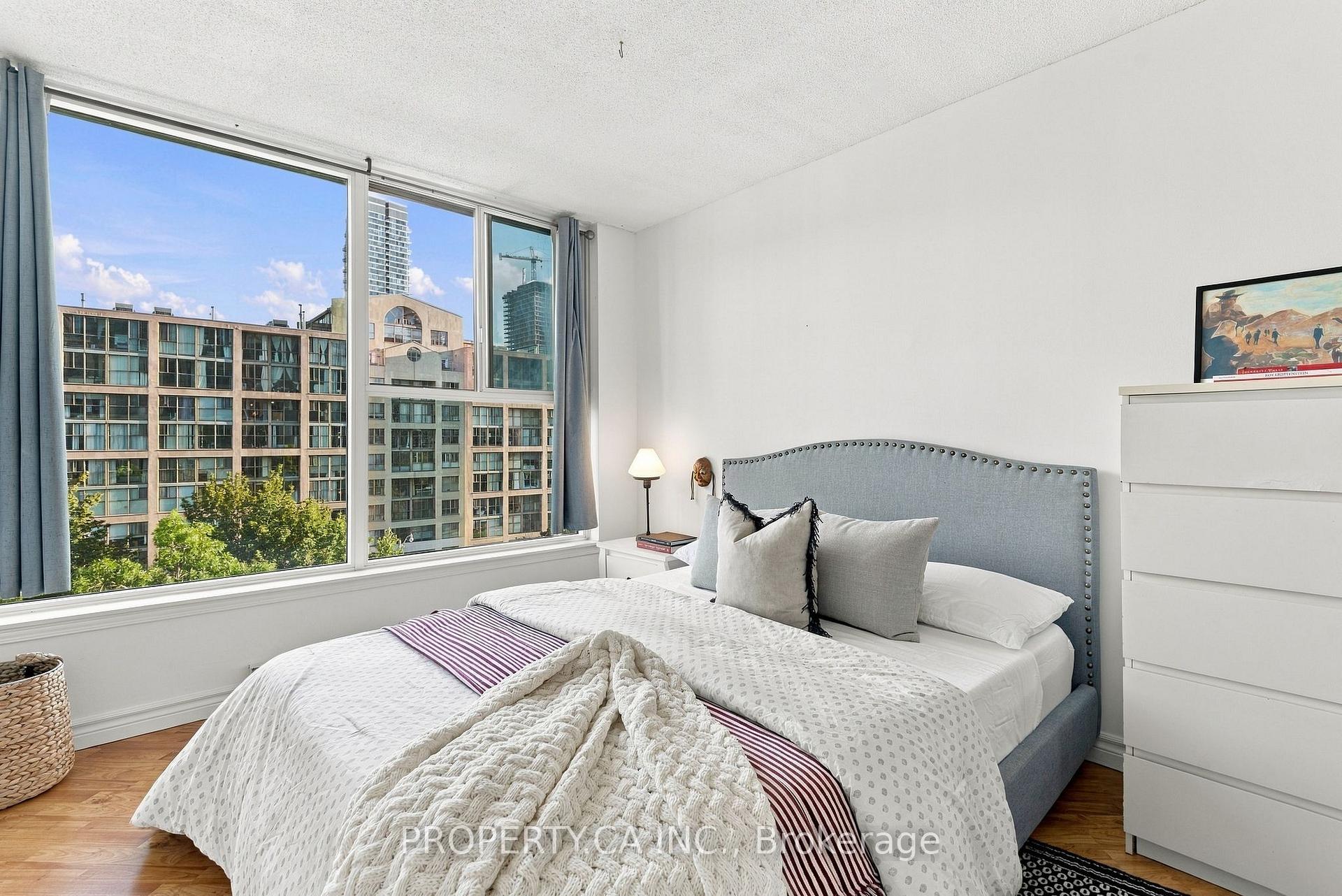Photo 12 of Unit 625, 222 The Esplanade Avenue, Toronto, Waterfront Communities — HOMEH