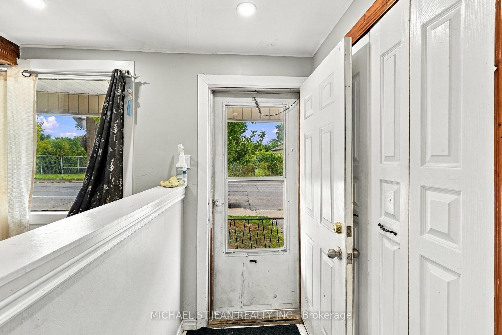 Photo 17 of 463 Wellington Street N, Hamilton, North End — HOMEH
