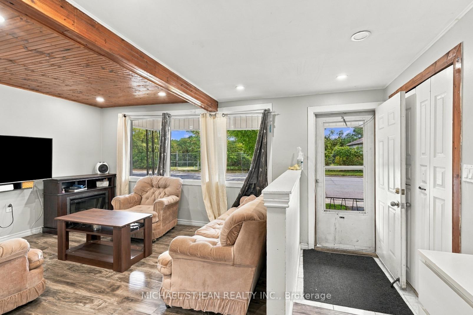 Photo 19 of 463 Wellington Street N, Hamilton, North End — HOMEH