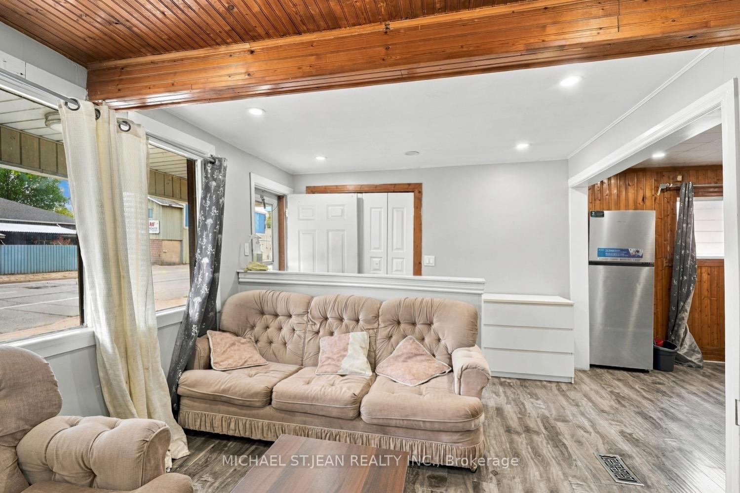 Photo 21 of 463 Wellington Street N, Hamilton, North End — HOMEH