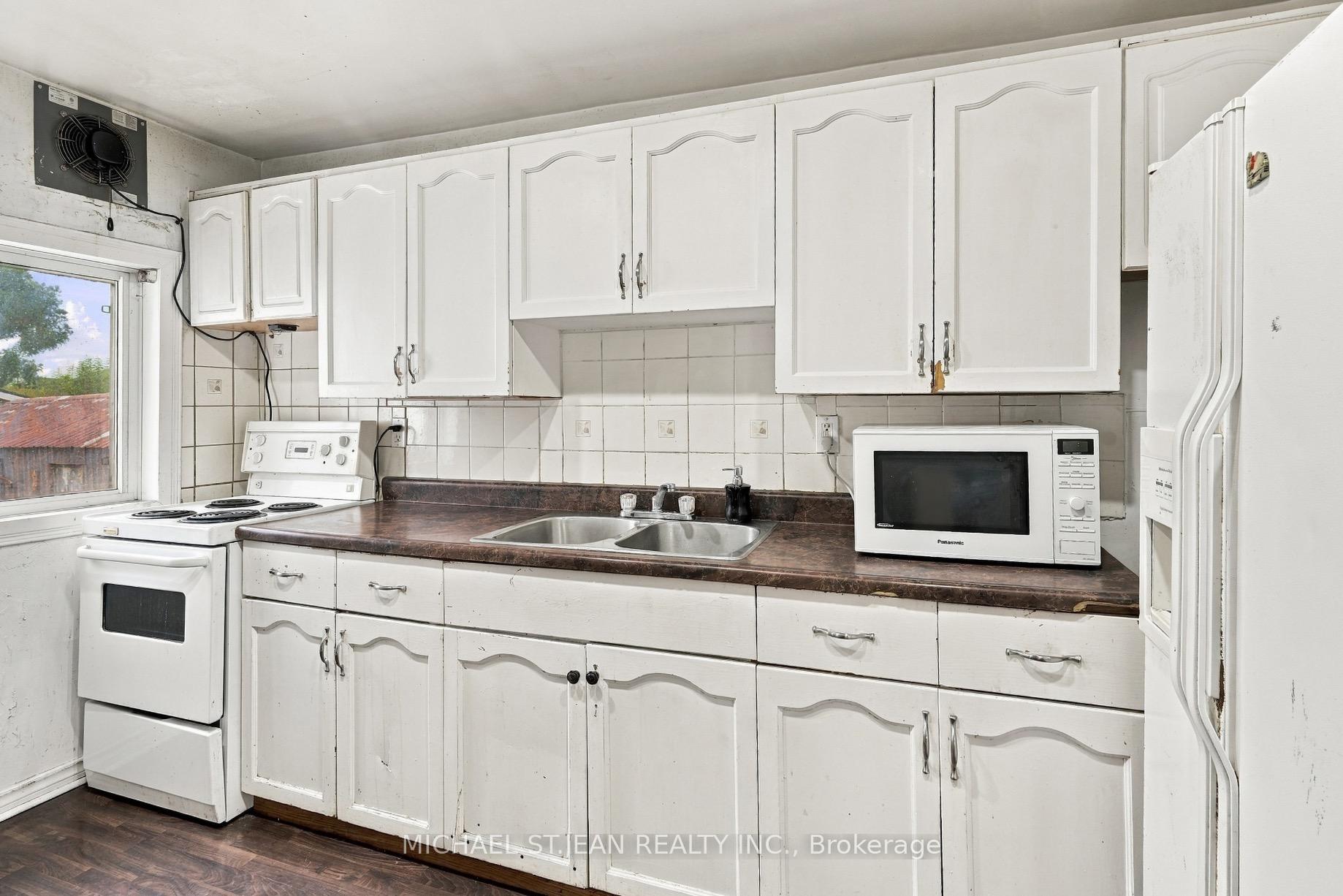 Photo 31 of 463 Wellington Street N, Hamilton, North End — HOMEH