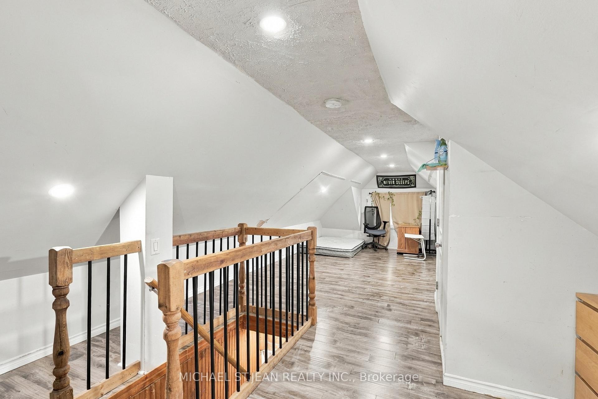 Photo 36 of 463 Wellington Street N, Hamilton, North End — HOMEH