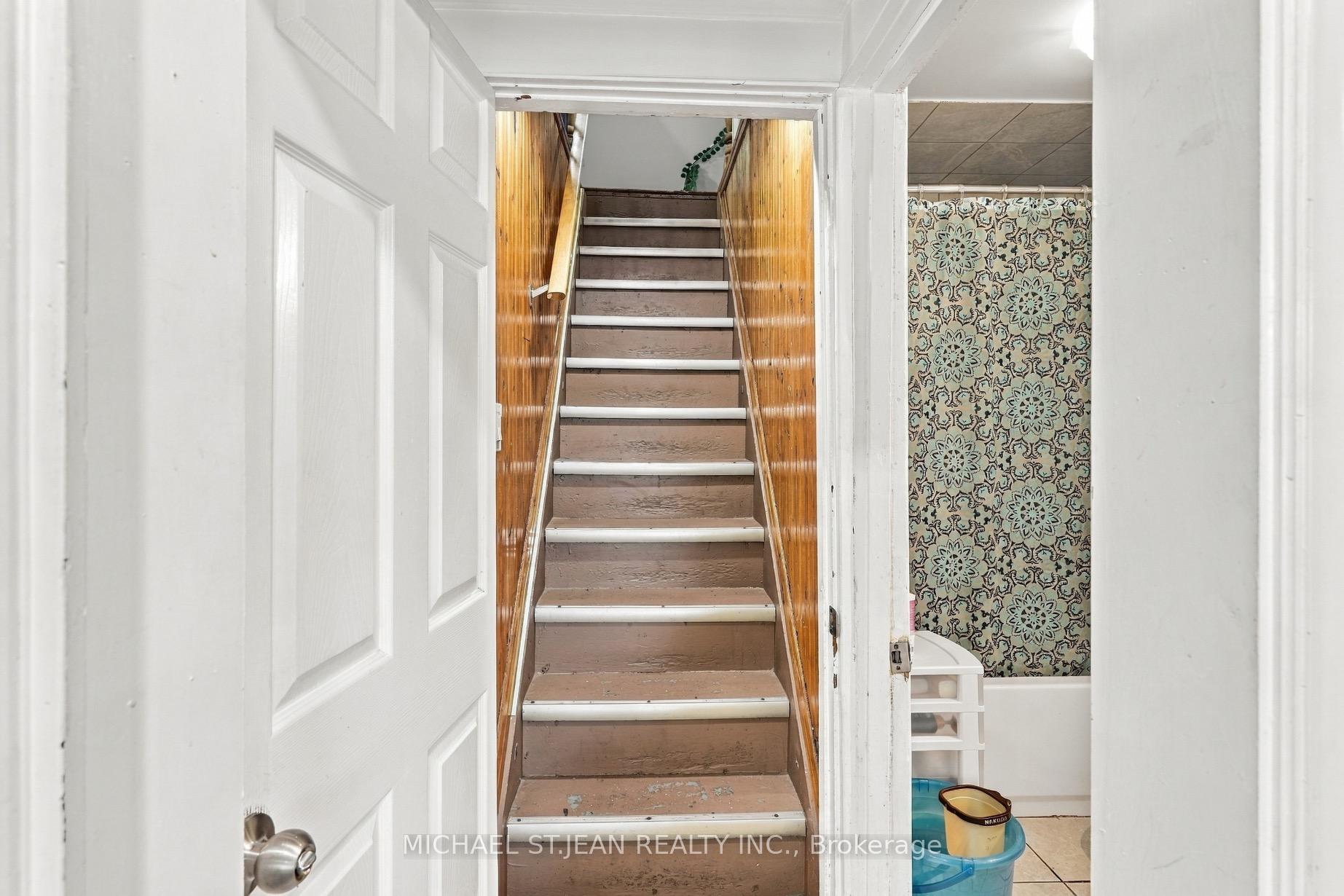 Photo 44 of 463 Wellington Street N, Hamilton, North End — HOMEH