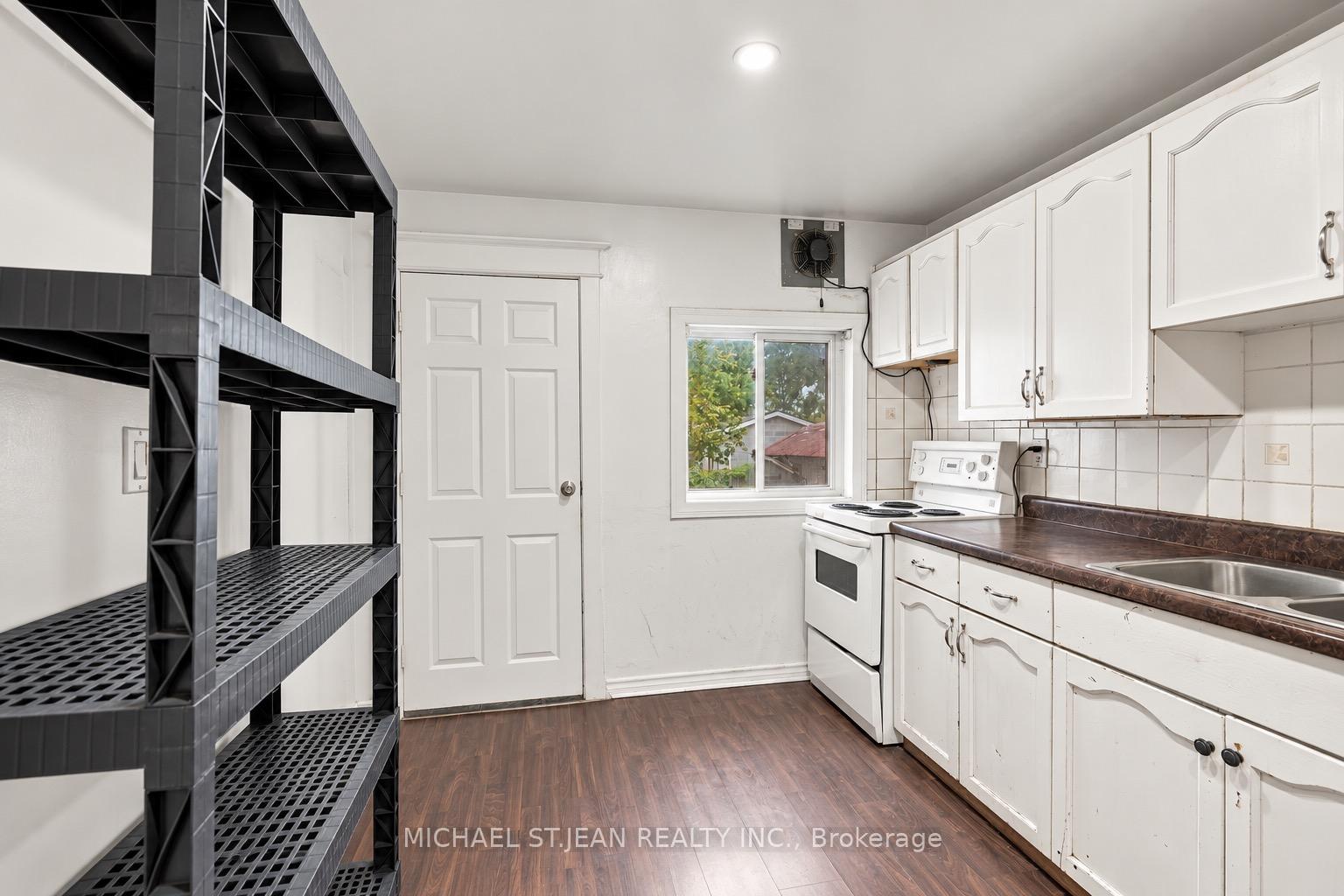 Photo 12 of 463 Wellington Street N, Hamilton, North End — HOMEH