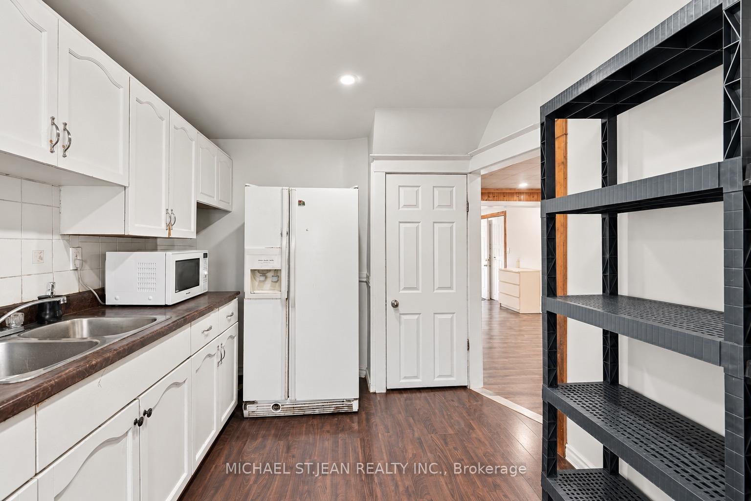 Photo 14 of 463 Wellington Street N, Hamilton, North End — HOMEH