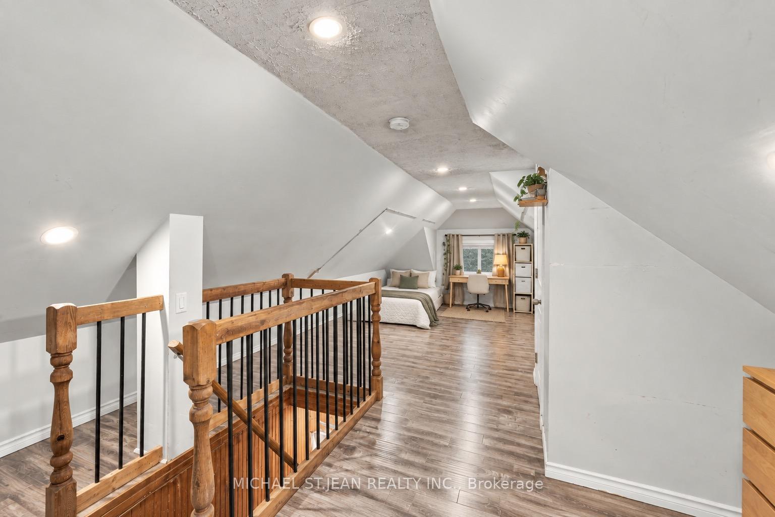 Photo 22 of 463 Wellington Street N, Hamilton, North End — HOMEH