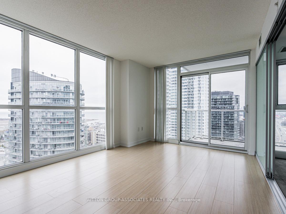 Photo 6 of Unit 2808, 75 Queens Wharf Road, Toronto, Waterfront Communities — HOMEH