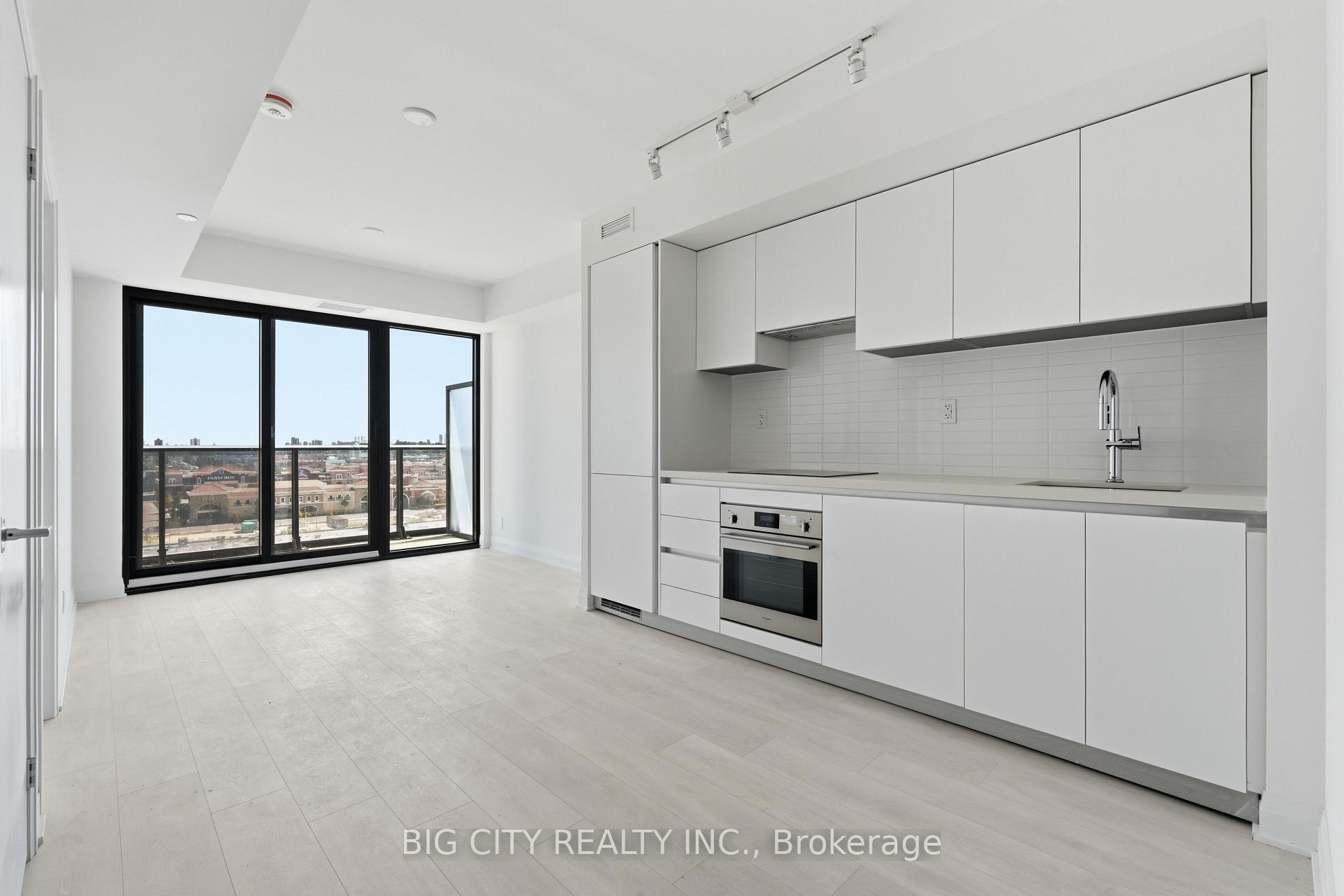 Photo 3 of Unit 811, 25 Frederick Todd Way, Toronto, Thorncliffe Park — HOMEH