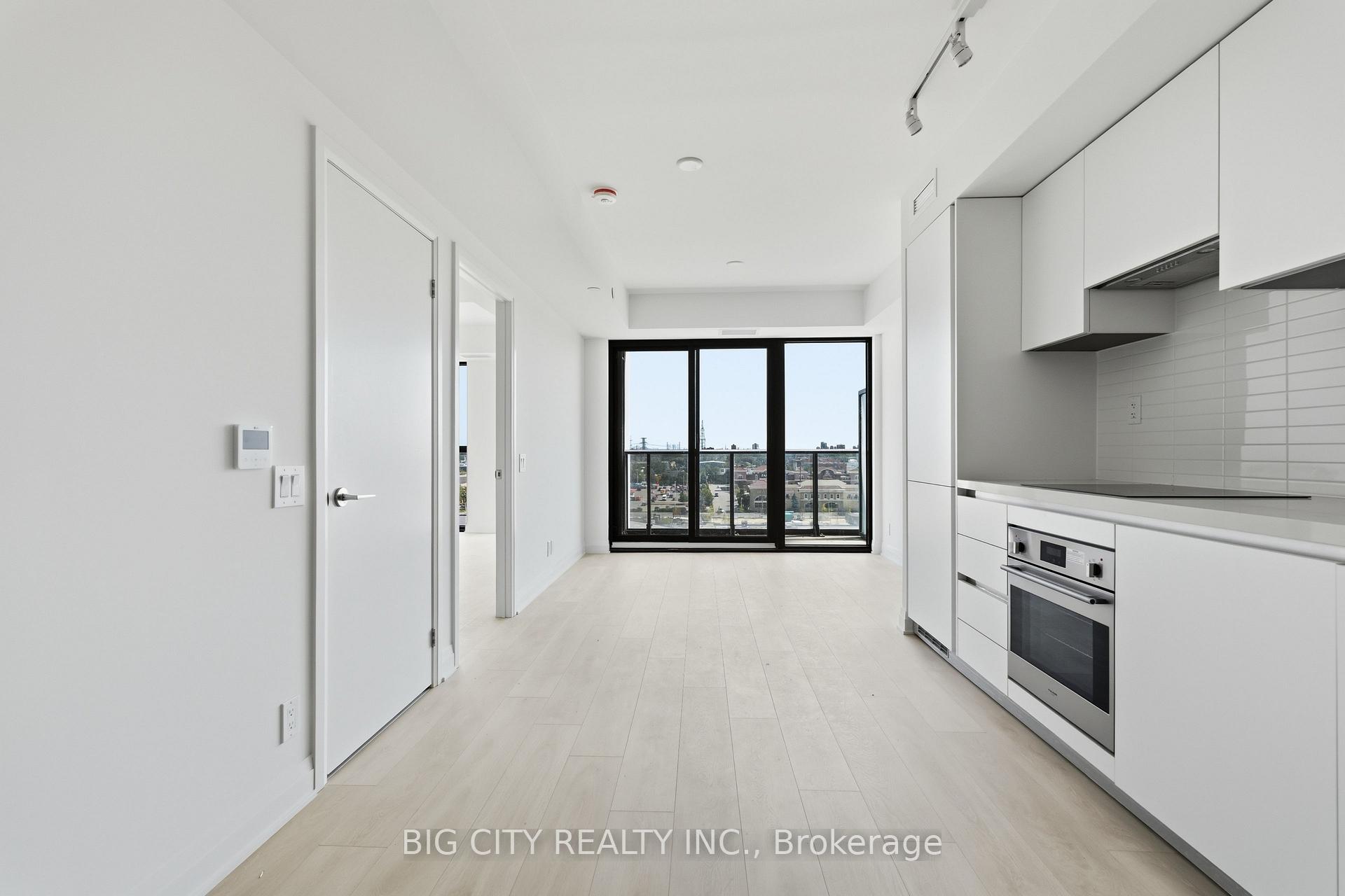 Photo 4 of Unit 811, 25 Frederick Todd Way, Toronto, Thorncliffe Park — HOMEH