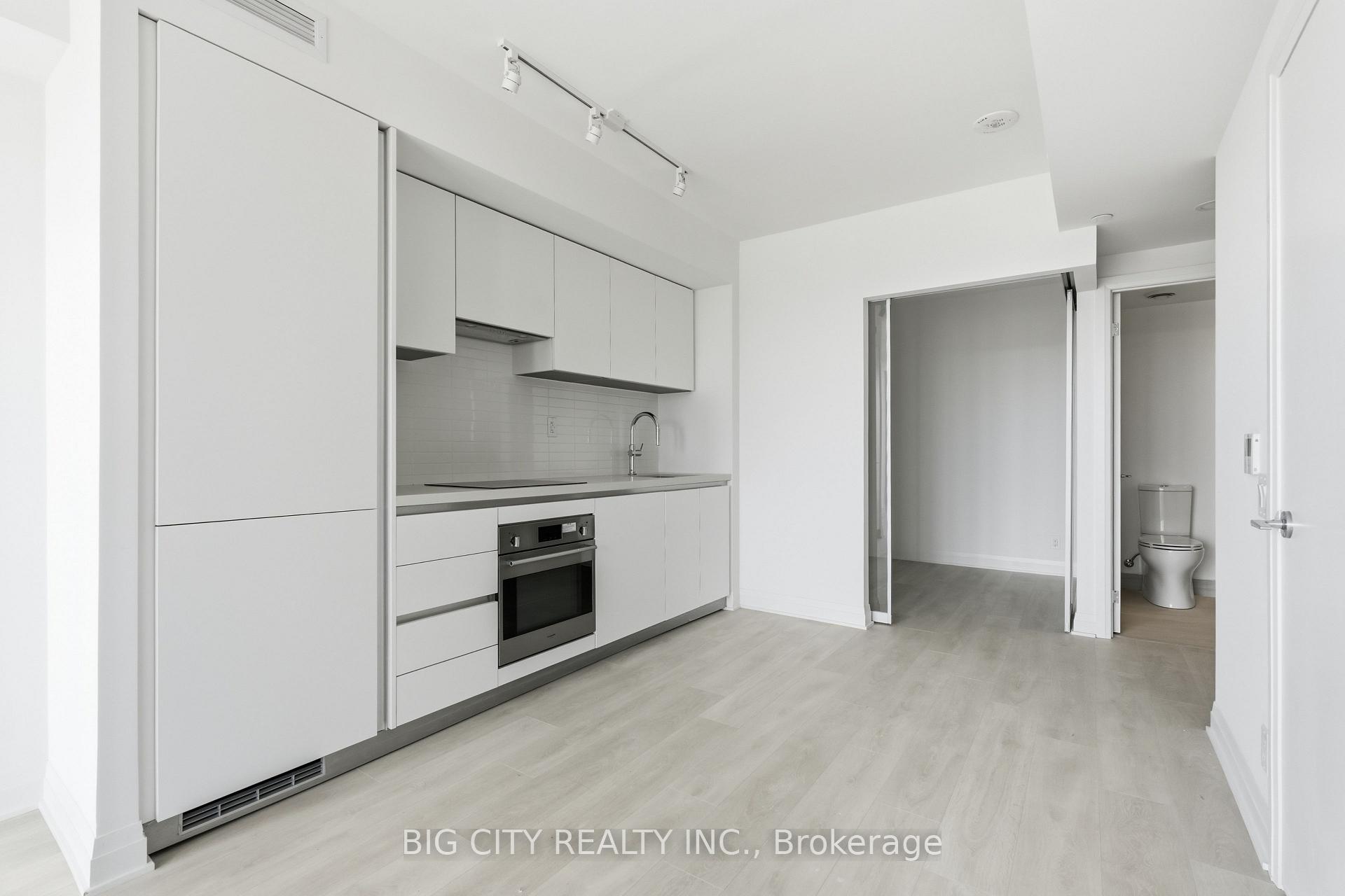 Photo 7 of Unit 811, 25 Frederick Todd Way, Toronto, Thorncliffe Park — HOMEH