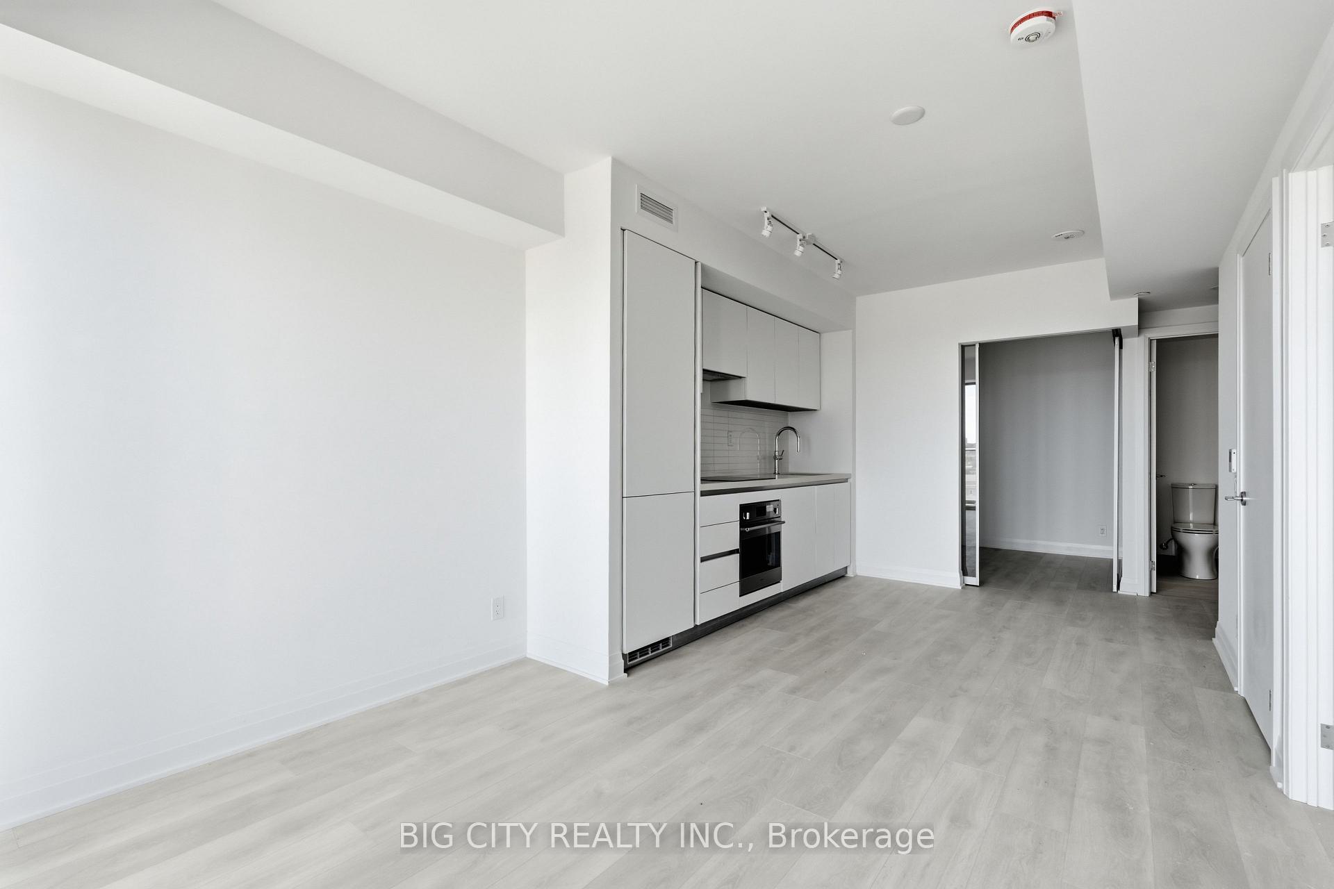 Photo 15 of Unit 811, 25 Frederick Todd Way, Toronto, Thorncliffe Park — HOMEH