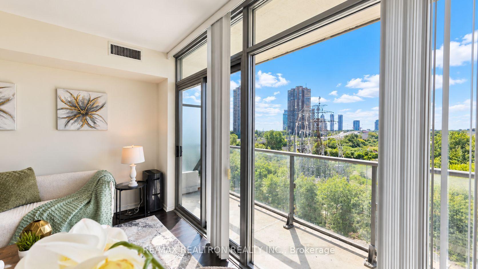 Photo 7 of Unit 607, 105 The Queensway Avenue, Toronto, High Park-Swansea — HOMEH