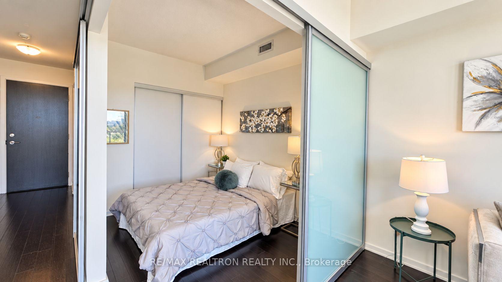 Photo 8 of Unit 607, 105 The Queensway Avenue, Toronto, High Park-Swansea — HOMEH