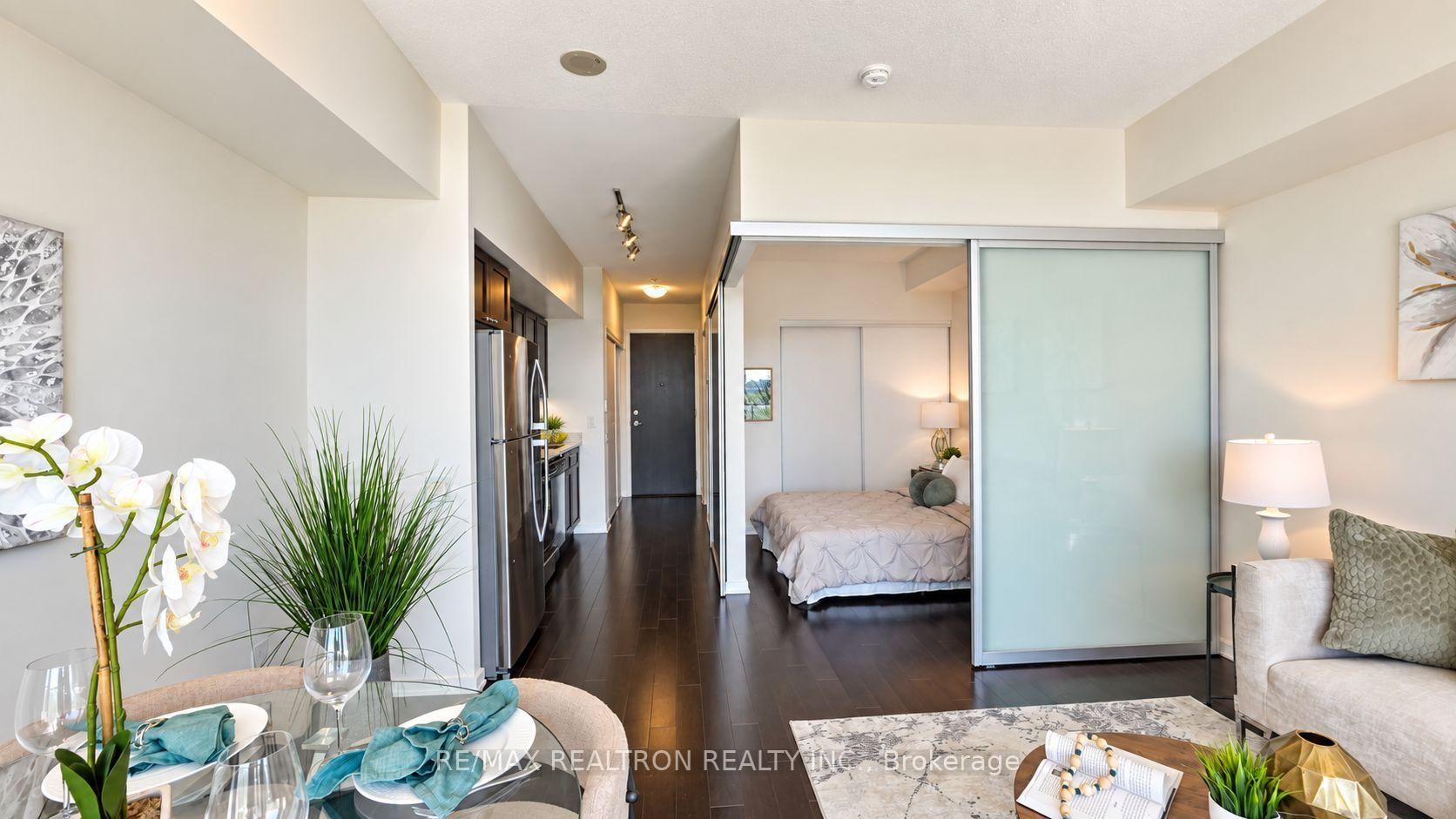Photo 9 of Unit 607, 105 The Queensway Avenue, Toronto, High Park-Swansea — HOMEH