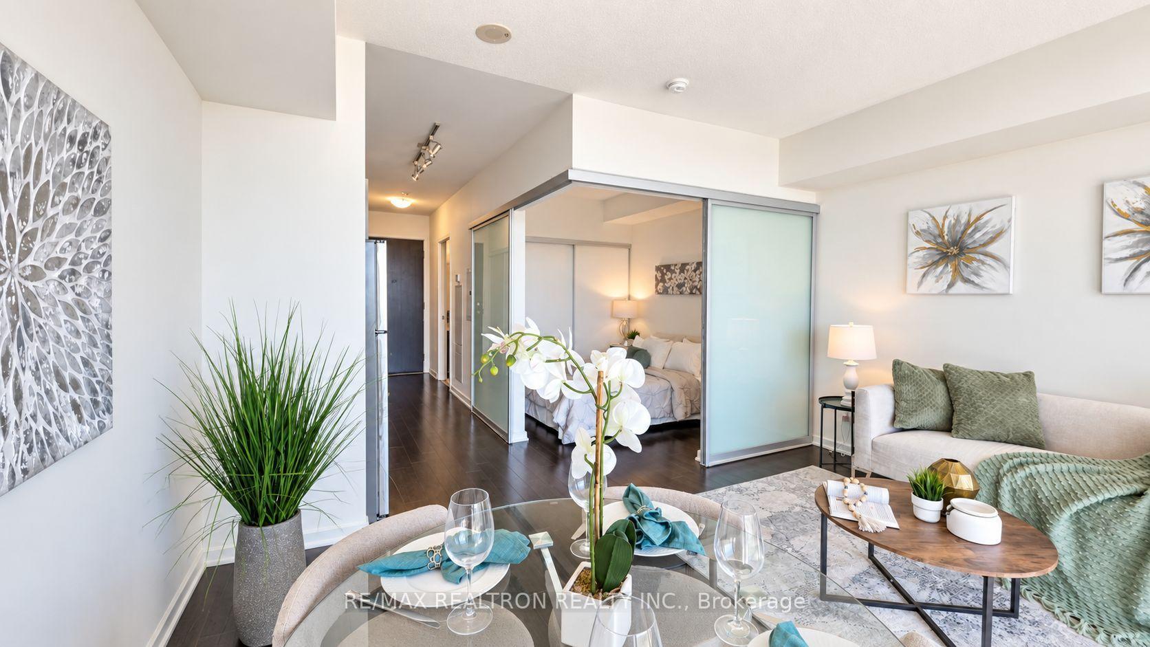 Photo 13 of Unit 607, 105 The Queensway Avenue, Toronto, High Park-Swansea — HOMEH