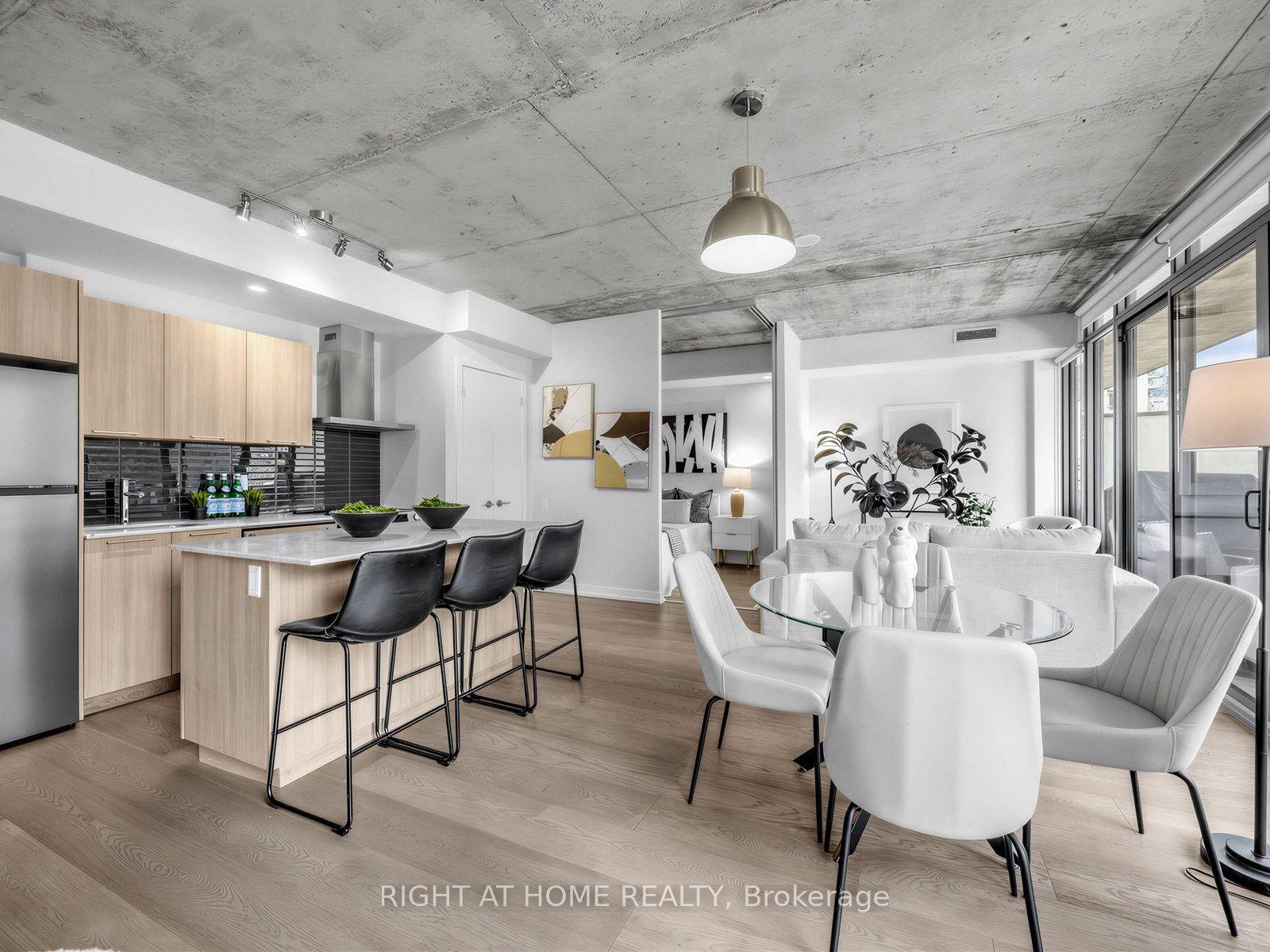 Photo 4 of Unit 708, 650 King Street West, Toronto, Waterfront Communities — HOMEH