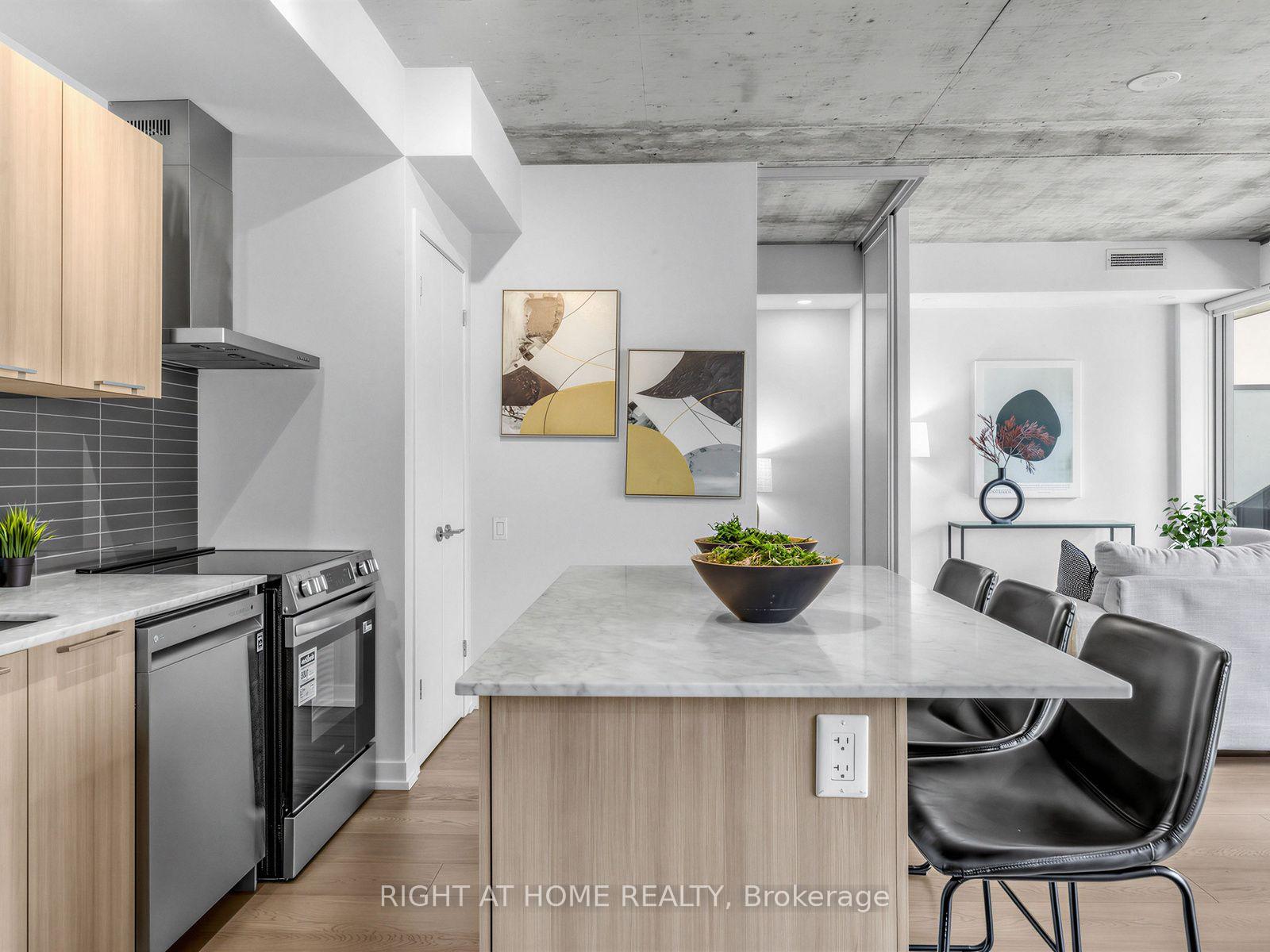 Photo 16 of Unit 708, 650 King Street West, Toronto, Waterfront Communities — HOMEH