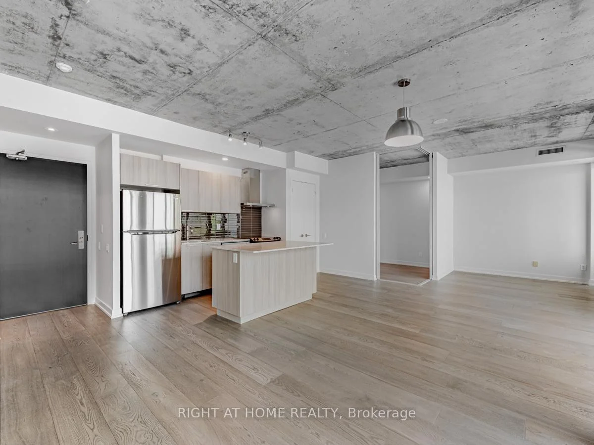 Photo 3 of Unit 708, 650 King Street West, Toronto, Waterfront Communities — HOMEH