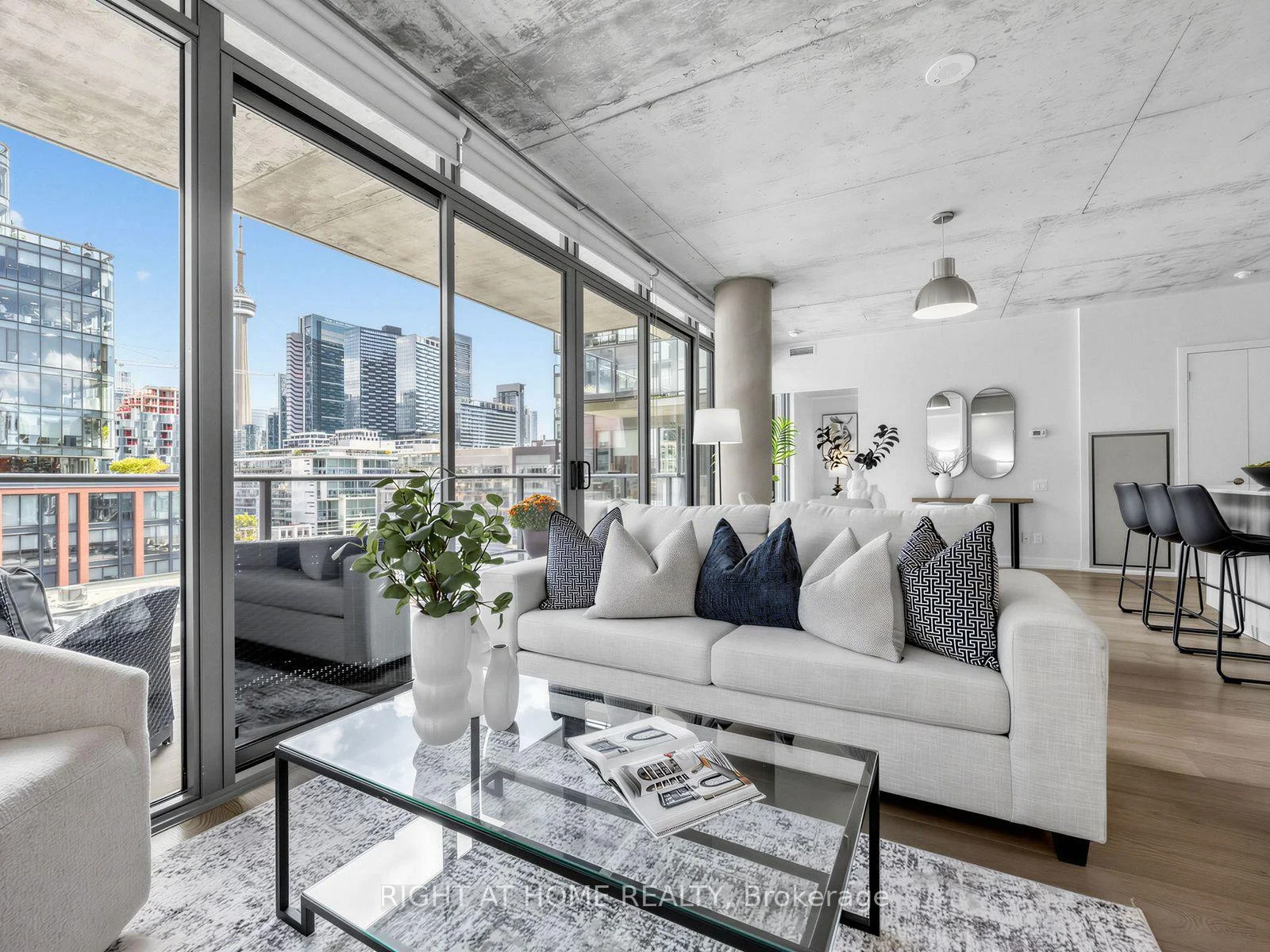 Photo 1 of Unit 708, 650 King Street West, Toronto, Waterfront Communities — HOMEH