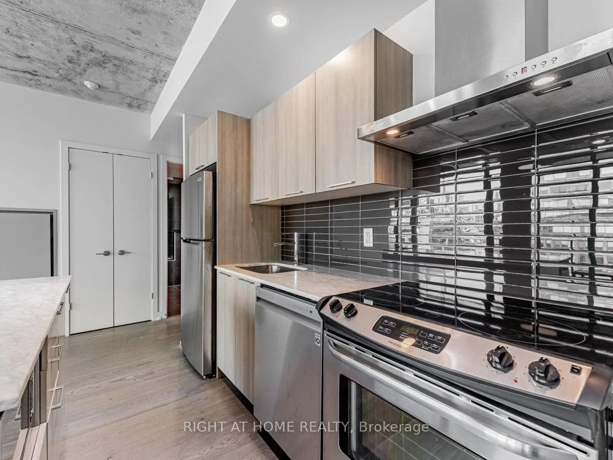 Photo 8 of Unit 708, 650 King Street West, Toronto, Waterfront Communities — HOMEH