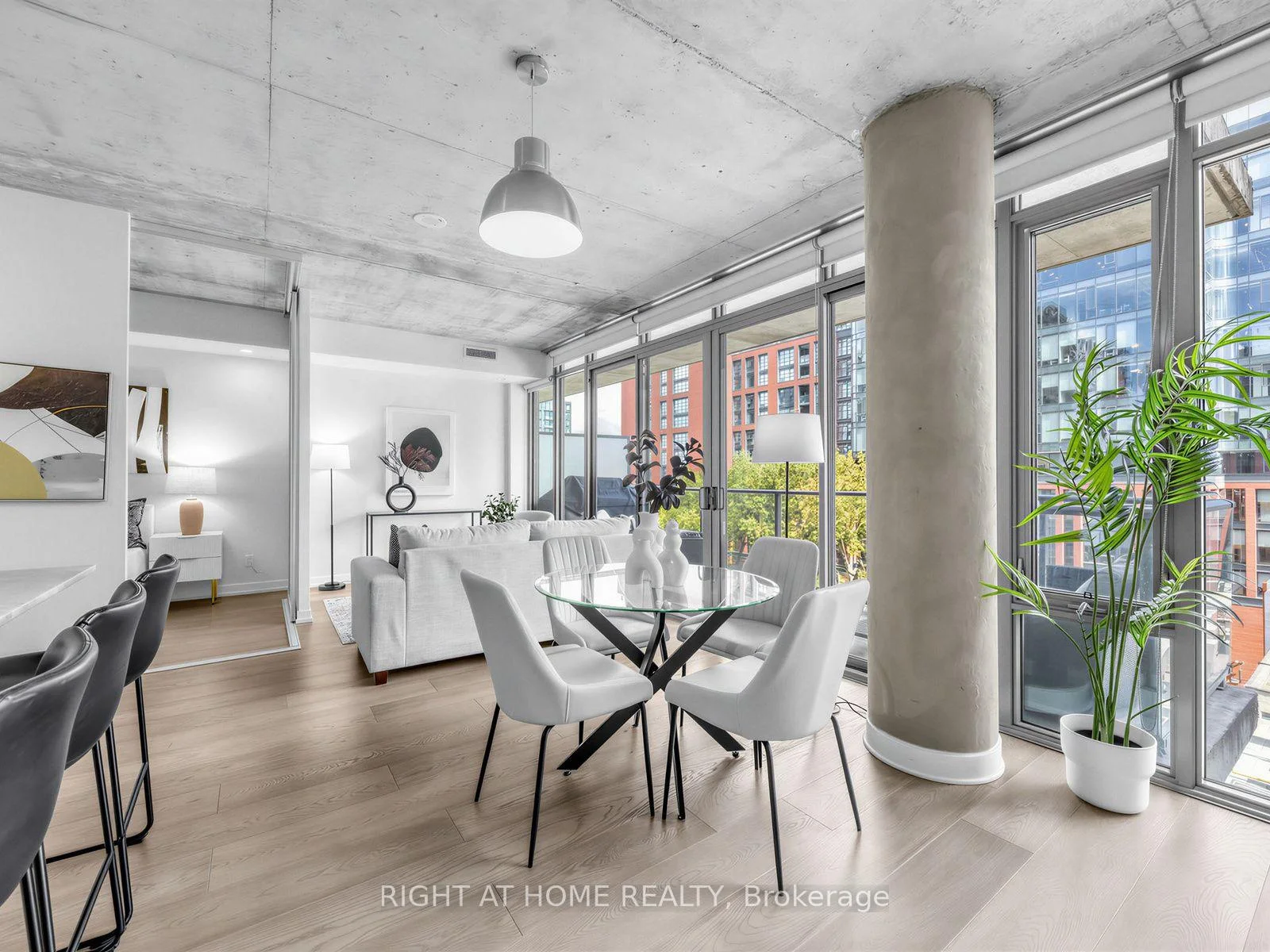 Photo 9 of Unit 708, 650 King Street West, Toronto, Waterfront Communities — HOMEH