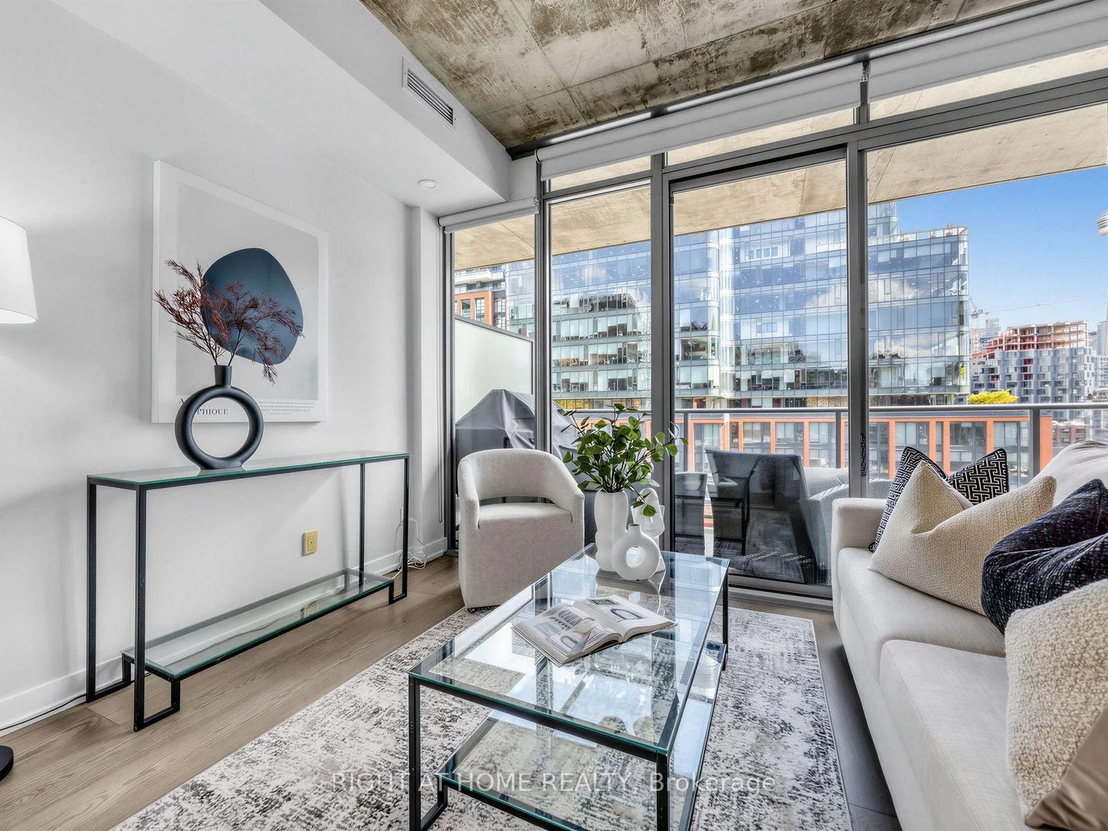 Photo 12 of Unit 708, 650 King Street West, Toronto, Waterfront Communities — HOMEH